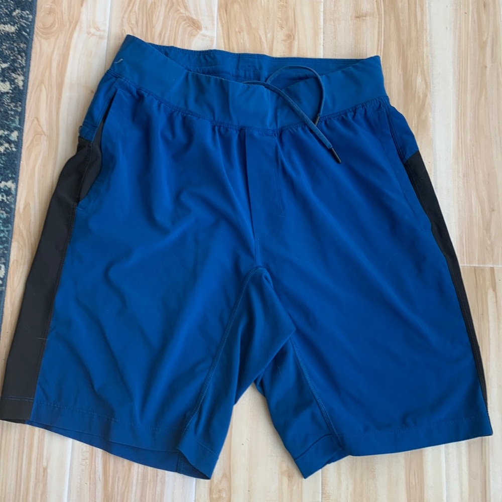 Men’s blue black LULULEMON shorts Med